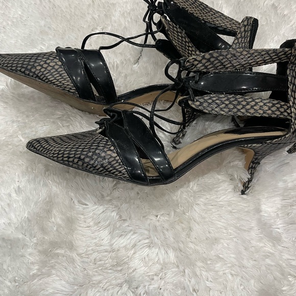 ZARA. Size 9 - Picture 2 of 3